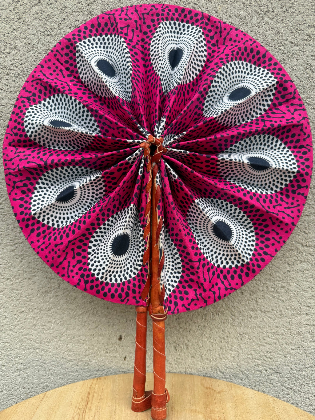 Éventail africain en wax rose – Éventail pliable artisanal