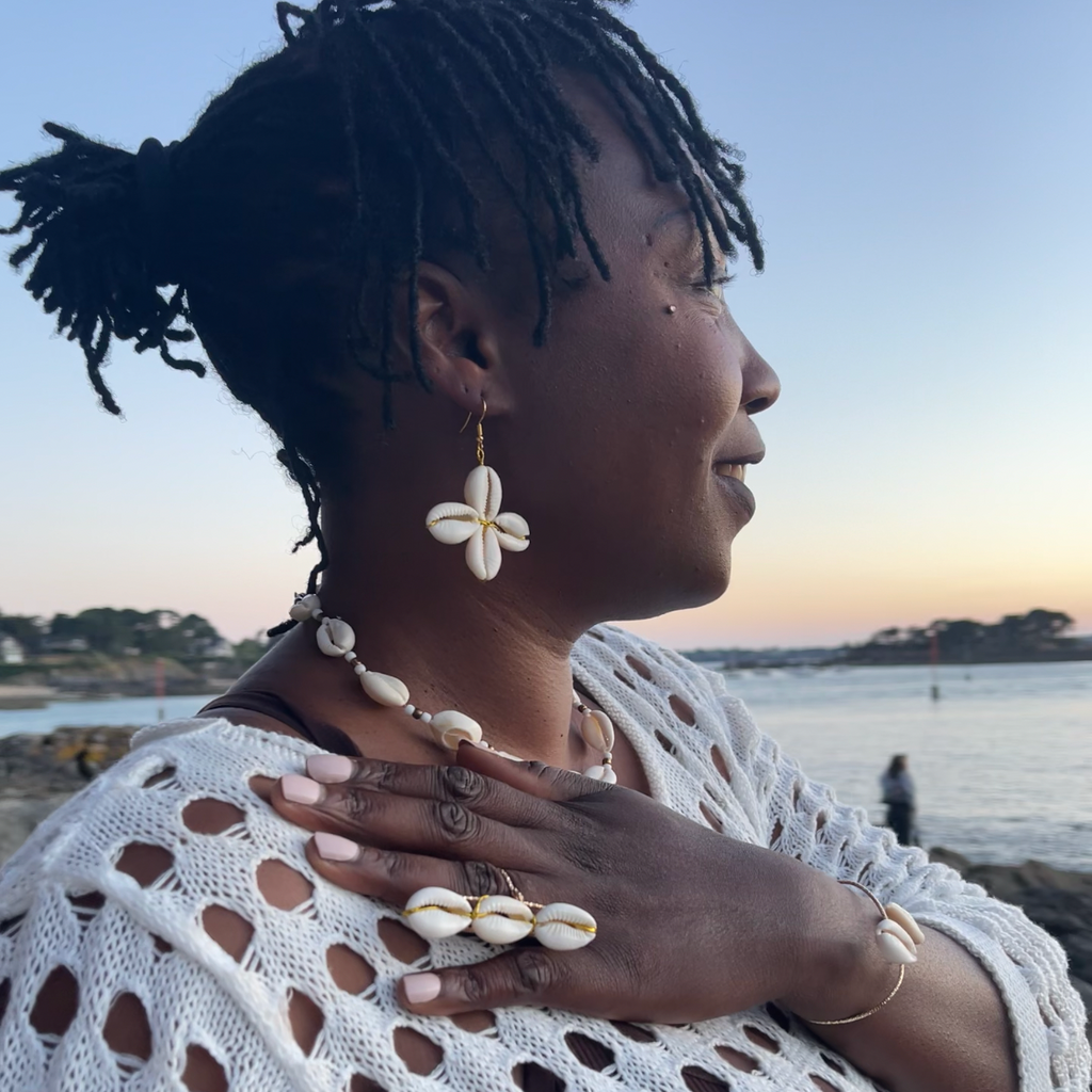 Bague longue trois cauris artisanale – Farafina