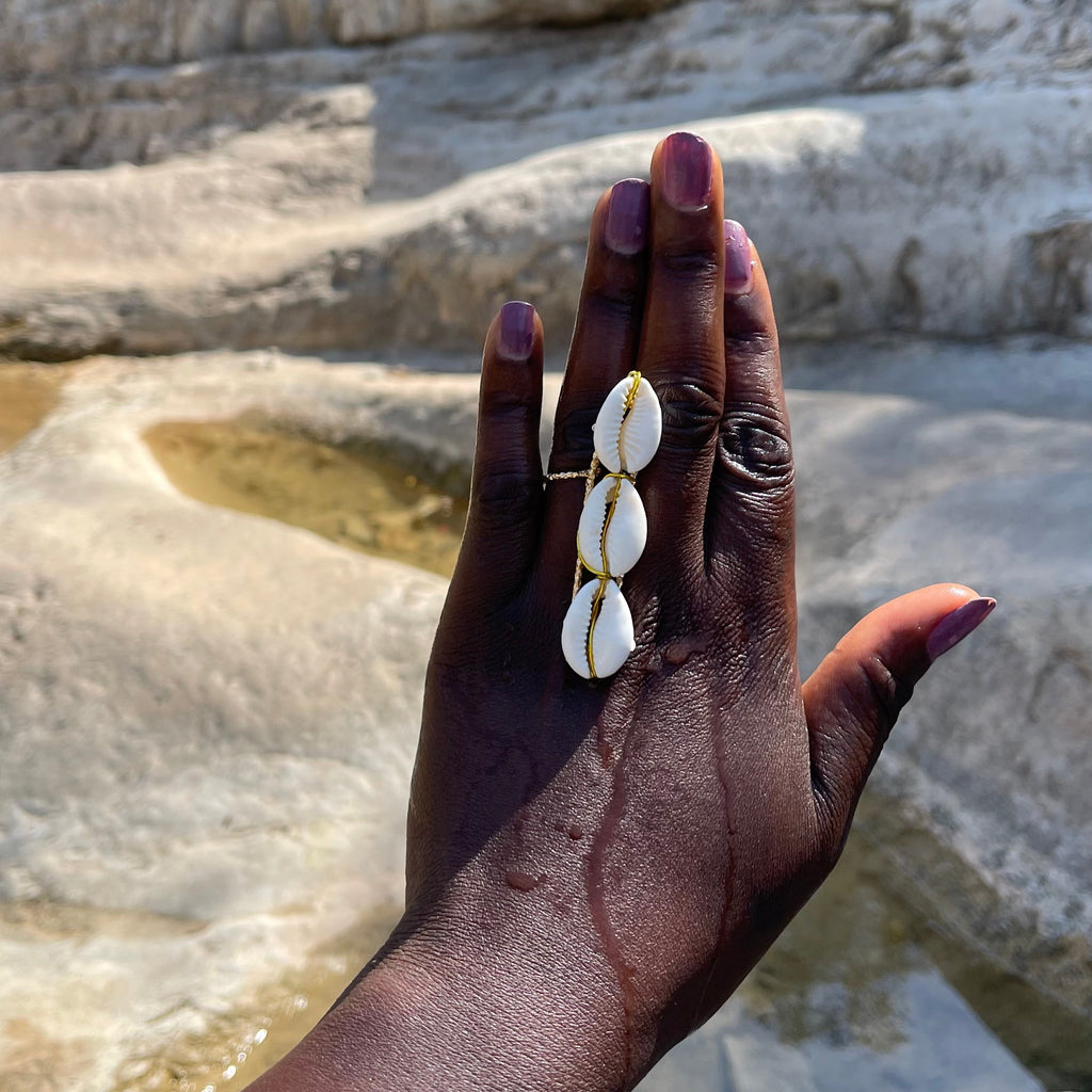 Bague longue trois cauris artisanale – Farafina