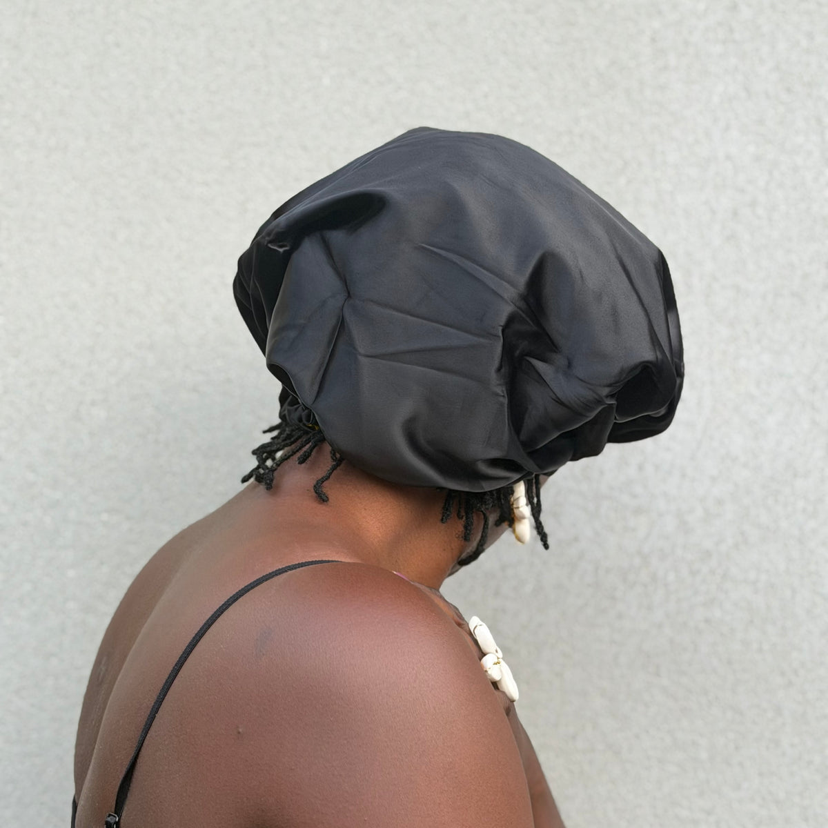 Bonnet wax & satin noir ajustable