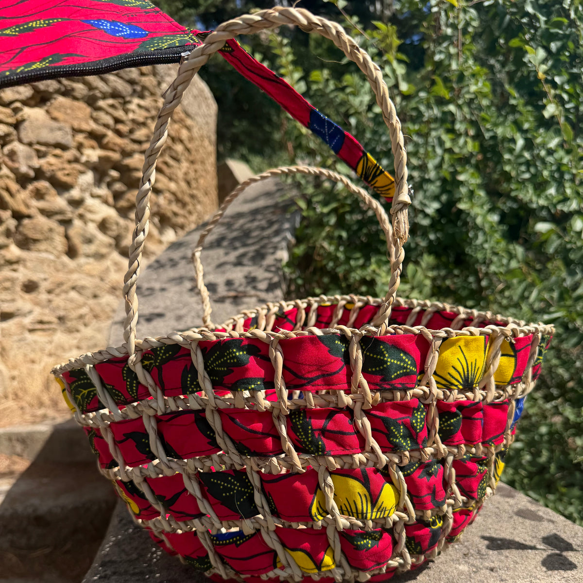 Panier tressé wax rouge