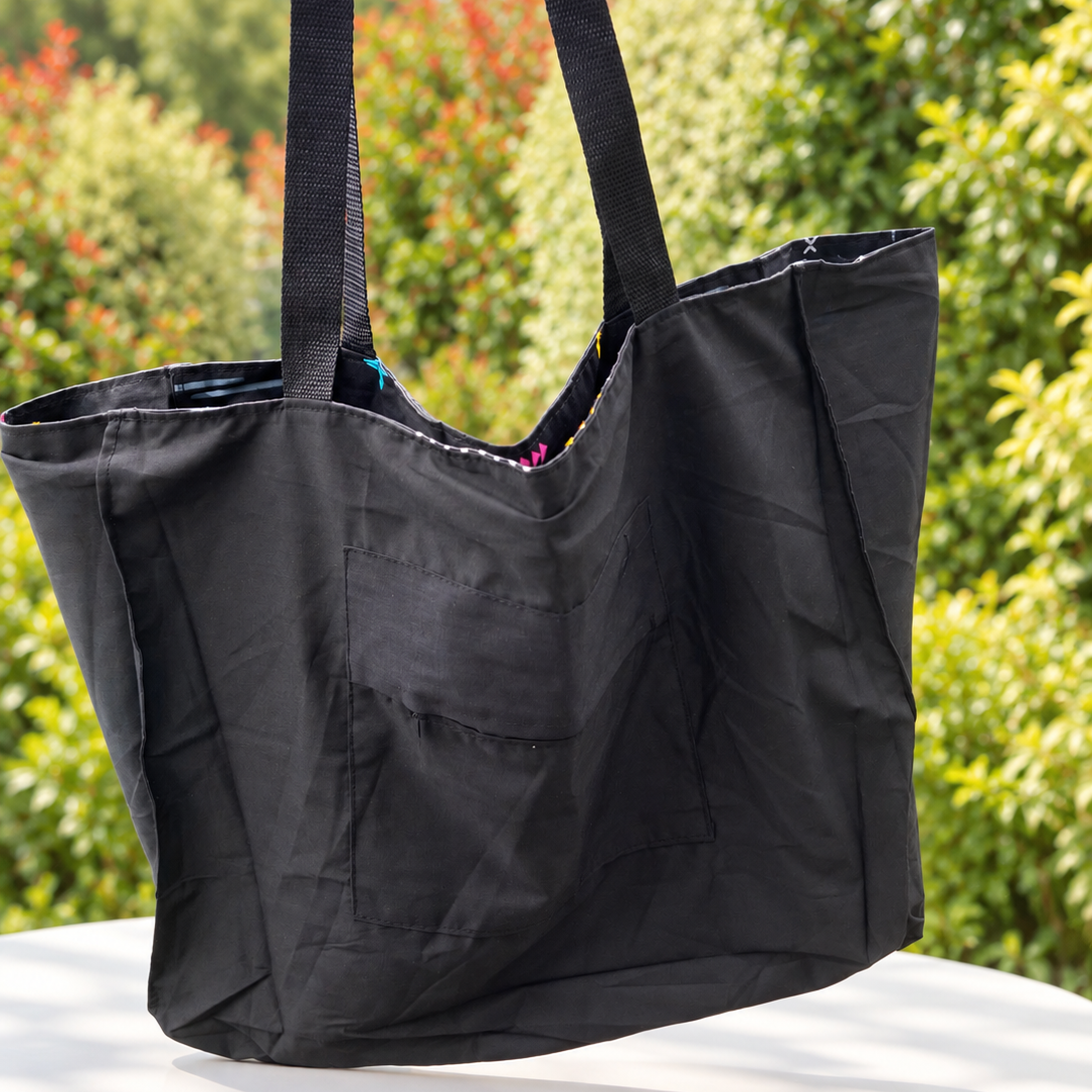 Grand tote bag noir – Motifs graphiques multicolores