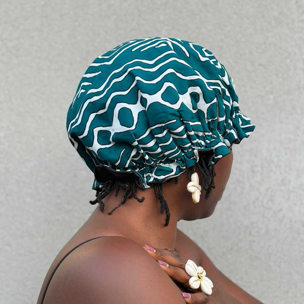 Bonnet réversible en satin et tissu wax – Taille unique