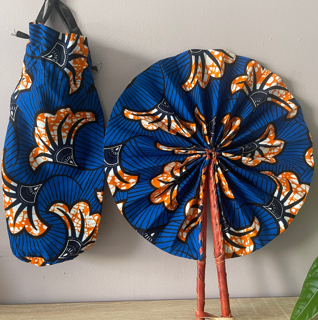 Éventail en tissu wax bleu avec housse – Fait main