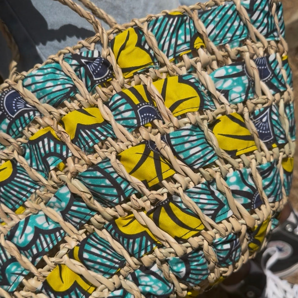 Panier tressé wax turquoise & jaune